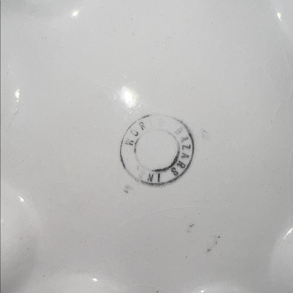 Floral Ceramic Egg Plate with Salt and Pepper Shakers - Picture 5 of 6